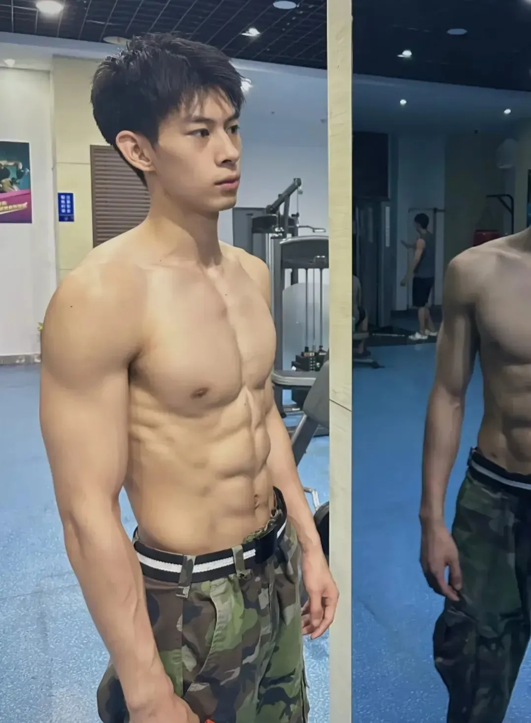 19 岁篮球体育生的小腹肌，有多好看？