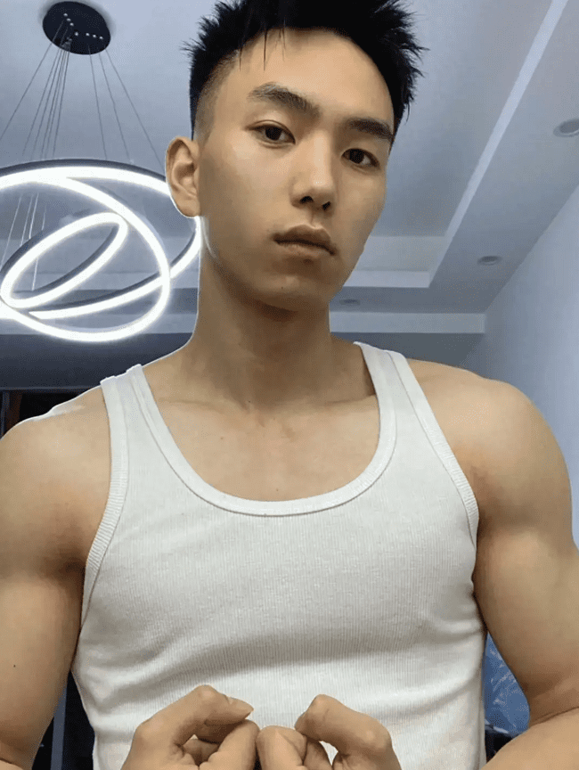 黑皮薄肌男孩，会是你的 crush 吗？