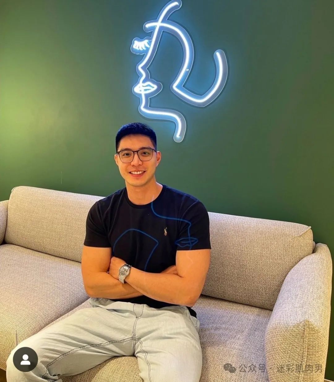 寸头肌肉男医生脱啦，想找他体检！