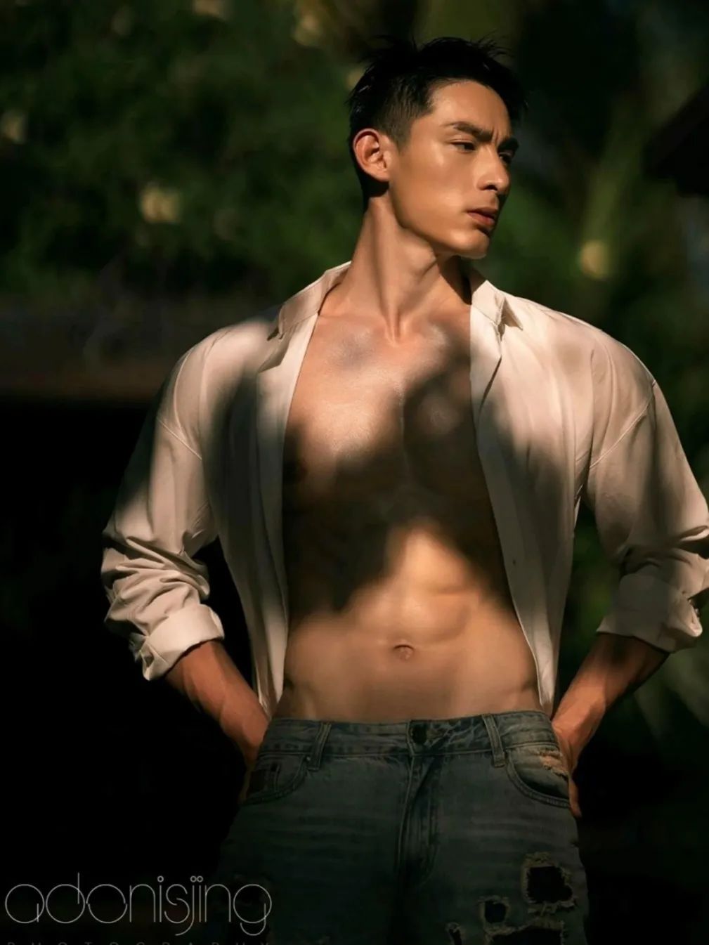 182cm 肌肉小哥外网火了，斩男又斩女！