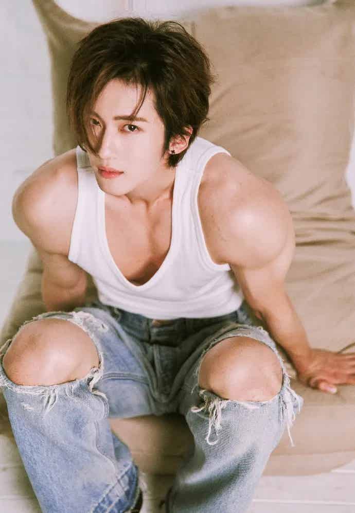 《大梦归离》男配角：胸肌练得有多大，走红毯就有多尴尬？！