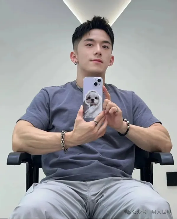 18 楼白皮男大真的超可以啊