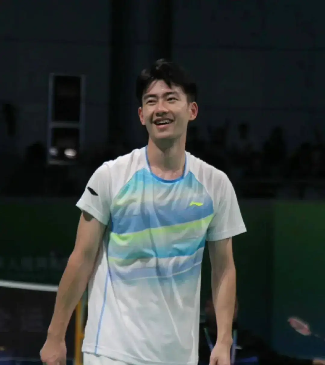 羽毛球男神王昶终于脱了！这也太好看了！