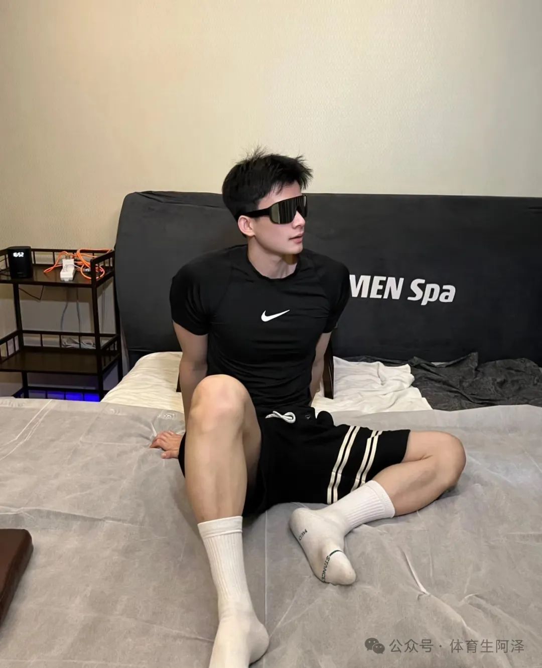 山东大一体育生，宽肩窄腰，最喜欢玩蒙眼游戏......