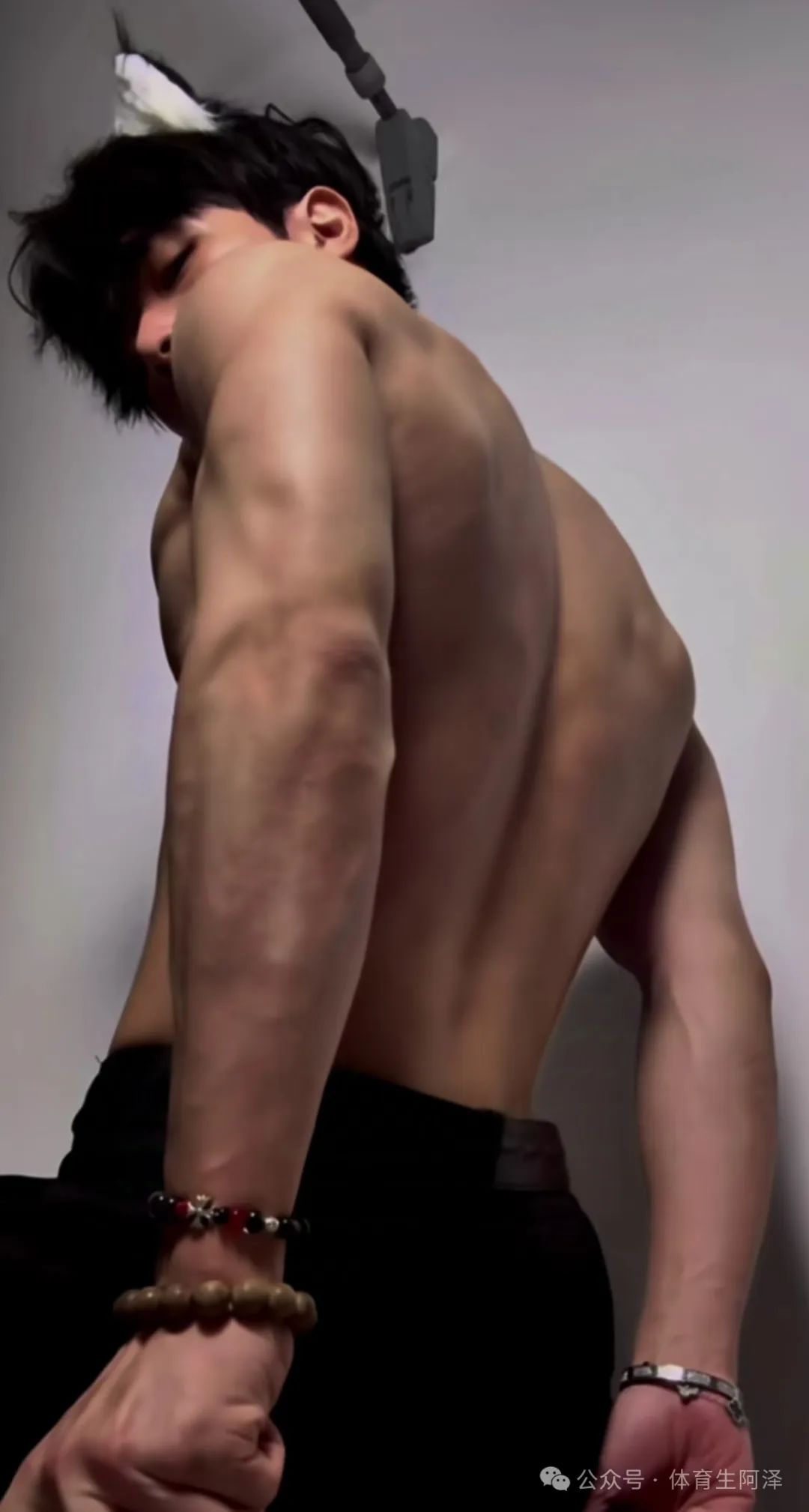 185 腹肌体育生,浴室拍照氛围感满满,八块腹肌别太诱惑..... 185 腹肌体育生,浴室拍照氛围感满满,八块腹肌别太诱惑.....