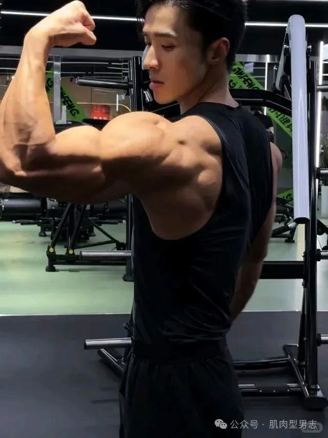 肌肉型男的美式前刺，刺进了我的心