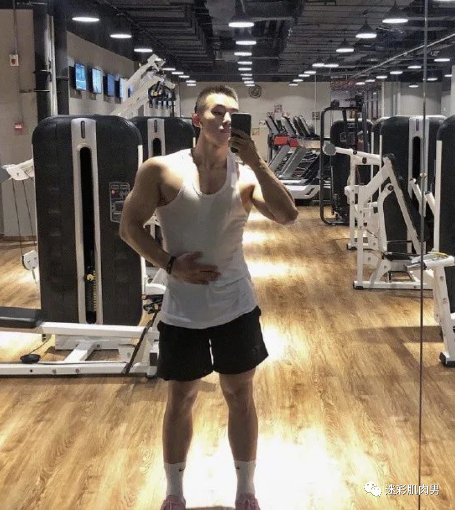185CM 篮球长腿小哥，身材好到爆！