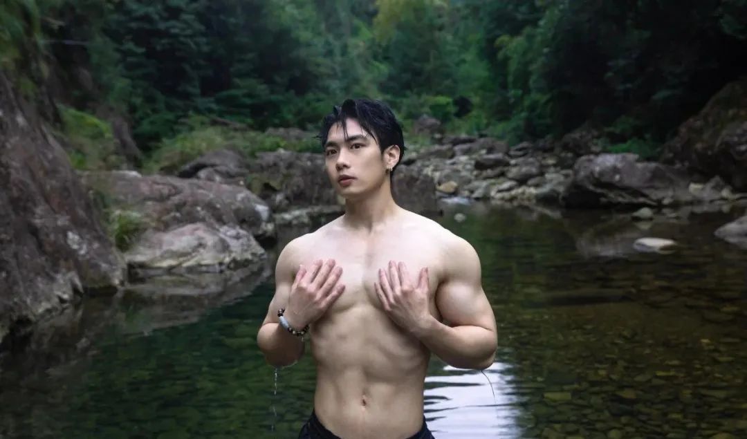 178cm 超帅健身教练，30 岁却是娃娃脸！