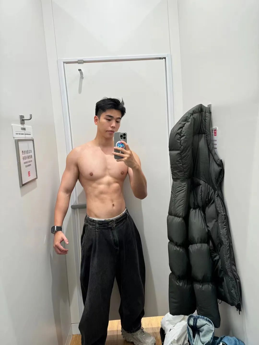 腹肌男模下海，彩虹大苞好顶