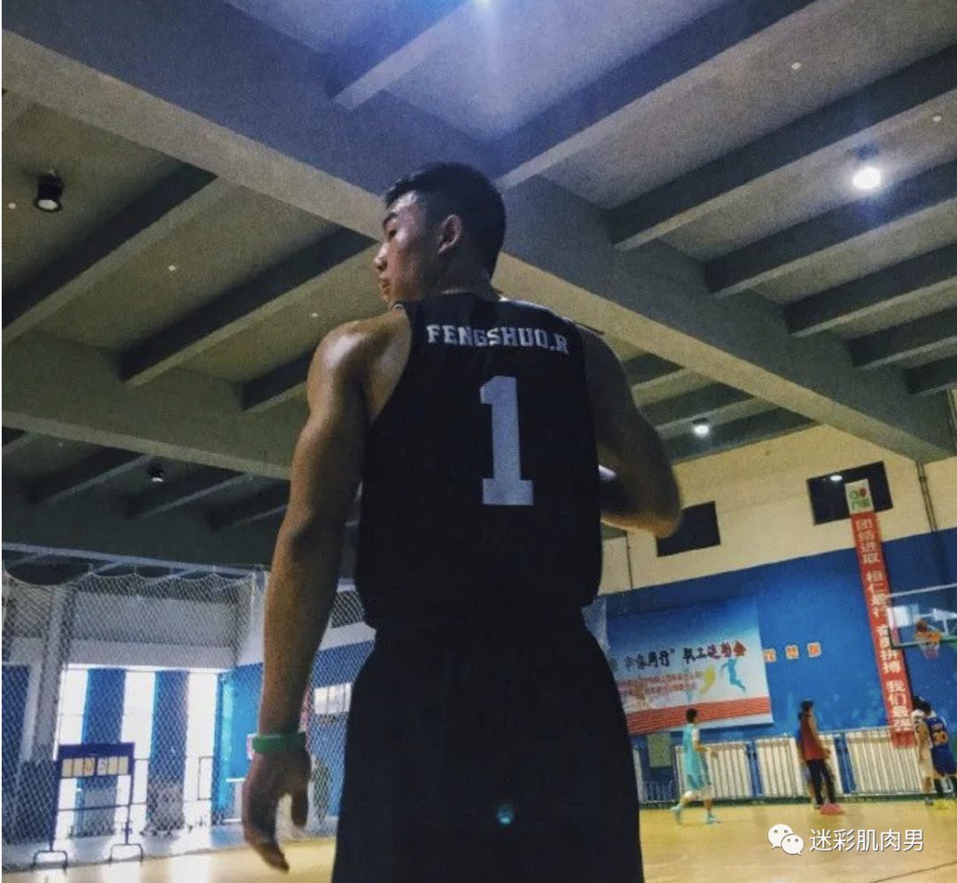 185CM 篮球长腿小哥，身材好到爆！