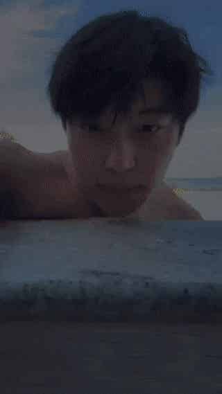 男生夜店被调戏！这条视频在推特上火了！