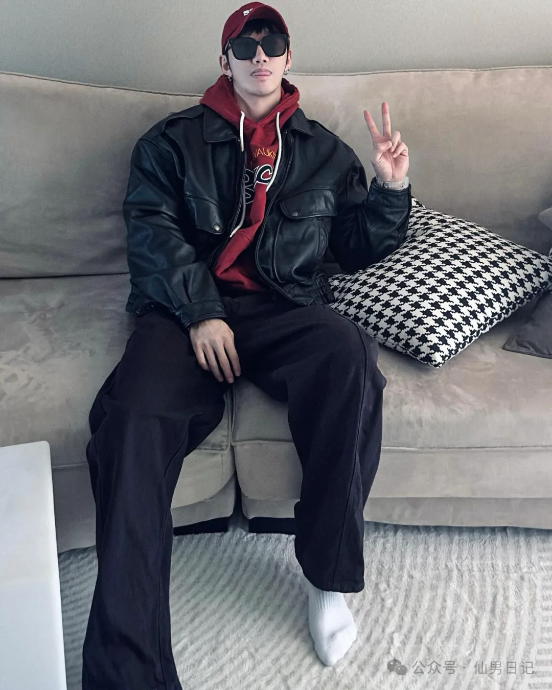 娱乐圈不好混,现在新人演员在 ins 上都脱成这样了…… 娱乐圈不好混,现在新人演员在 ins 上都脱成这样了……