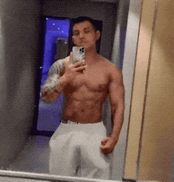 推上 20 万粉丝的网红，这枚野生男长的太顶啦！