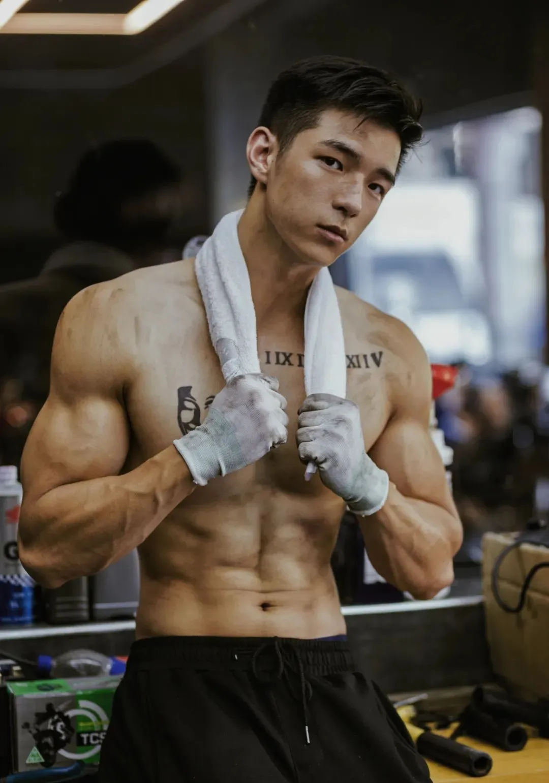 想看 00 后小狼狗蜘蛛侠吐丝！完全被拿捏了！