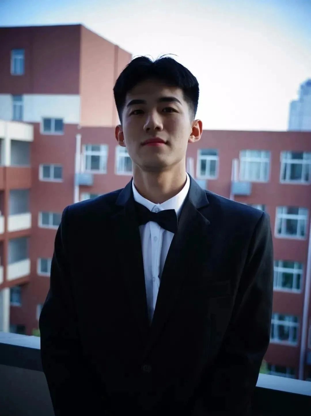 185CM 的篮球体育生男高太帅了！“山东大老公”！