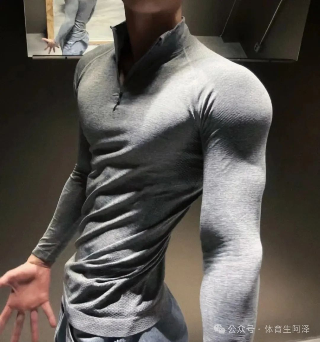 195 宽肩窄腰教官男友，学弟称承受不住，太疯狂了.......