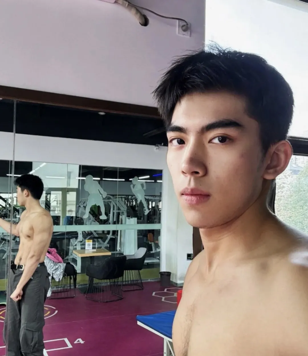 191CM 黑皮体育生长腿弟弟，不错哦