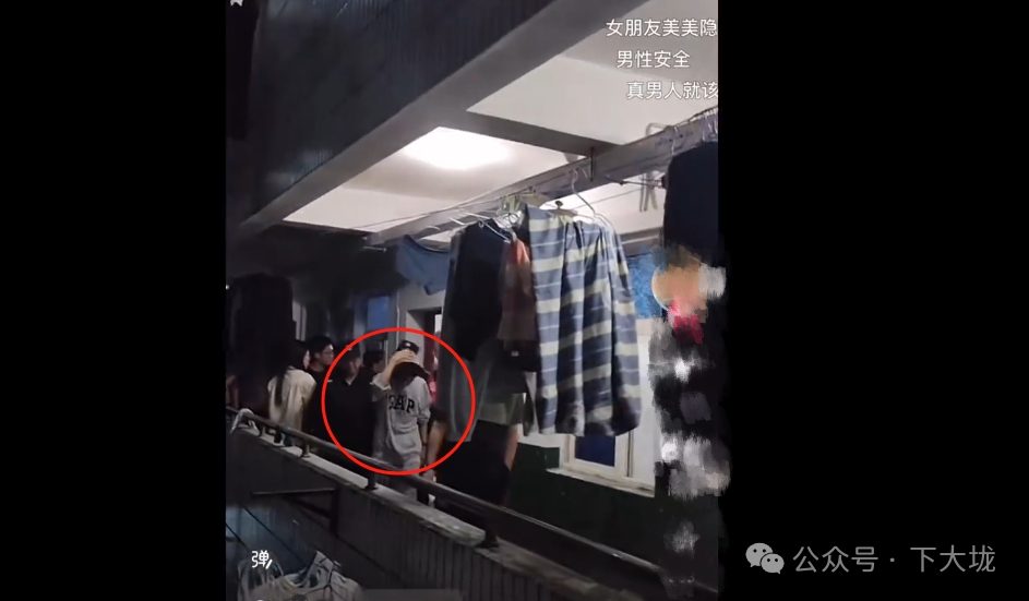 男子潜入大学男生澡堂偷拍 200G 视频，竟是给女友看？