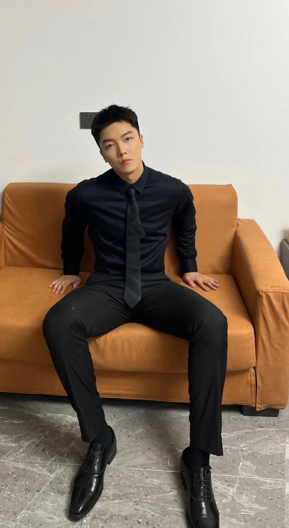 186CM 体育老师穿正装让人太心动！长的太帅了！