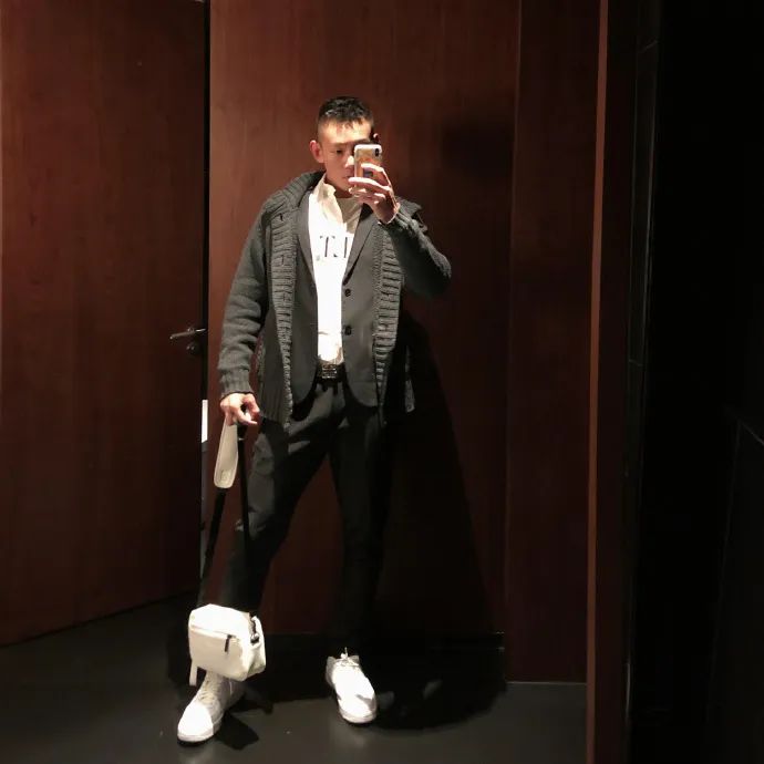 小蓝 X 推上 190cm 肌肉男时尚博主走红！
