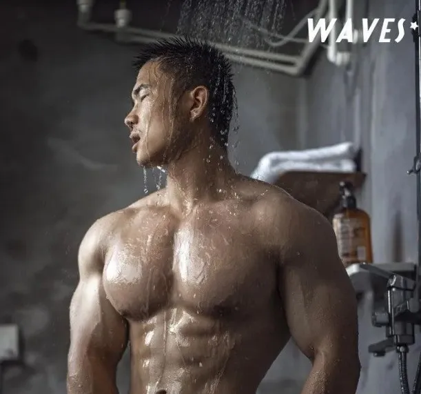 肌肉男洗澡到底有多好看？长得太壮啦！