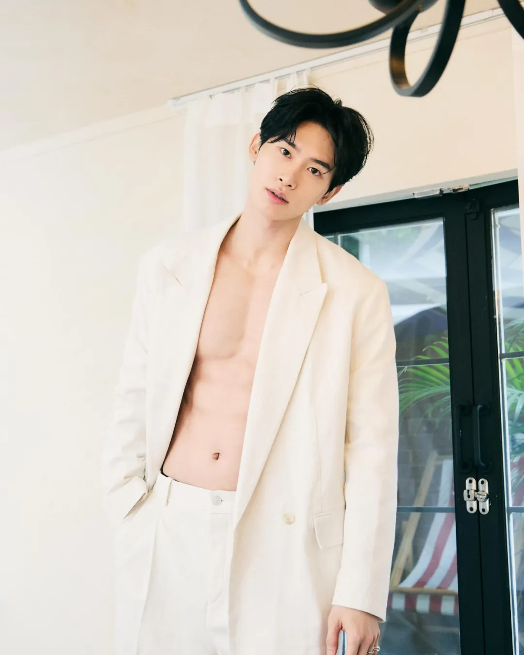 韩国十八线男配角，一身肌肉全靠修容笔？