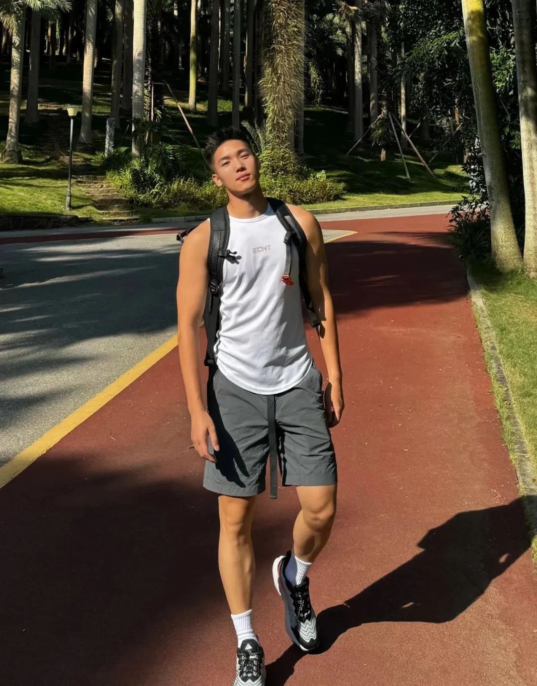 192cm 大长腿田径男神，让人恋爱的感觉！