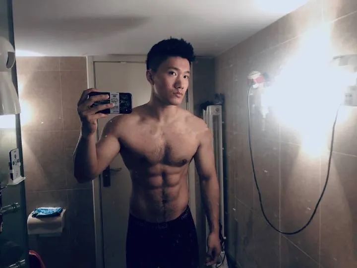 180CM 北京体育大学的肌肉男大，胸毛太茂盛了！