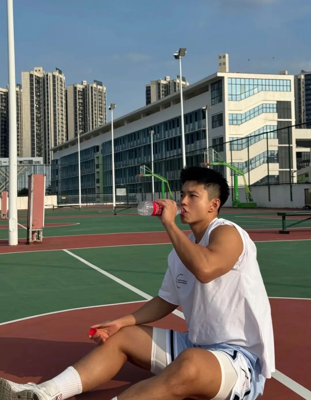 178cm 黑皮荷尔蒙十足肌肉小哥
