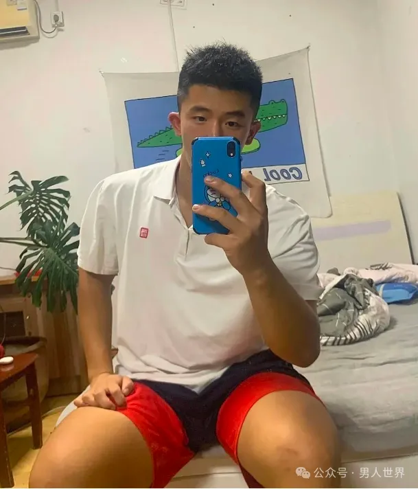 大弟弟！体育生，谁能拒绝这样的诱惑！