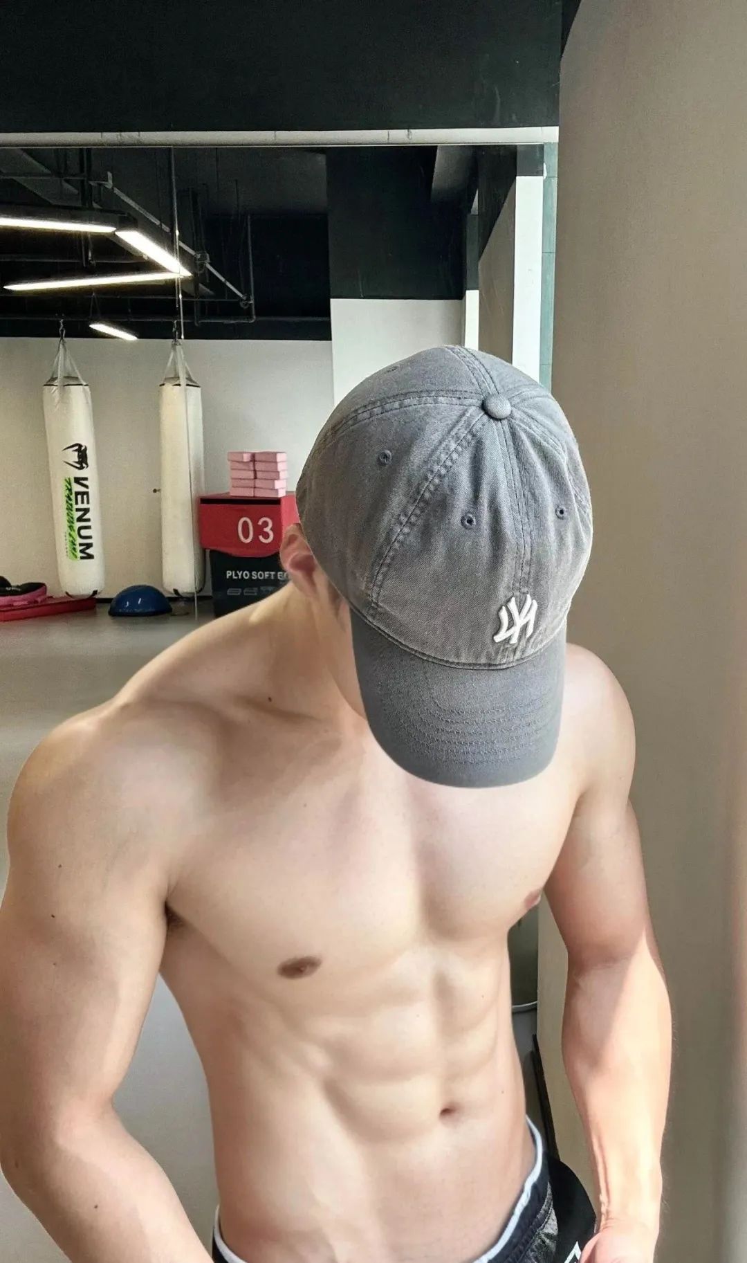182cm 浙江冷白皮薄肌帅哥！腰身比例绝了！