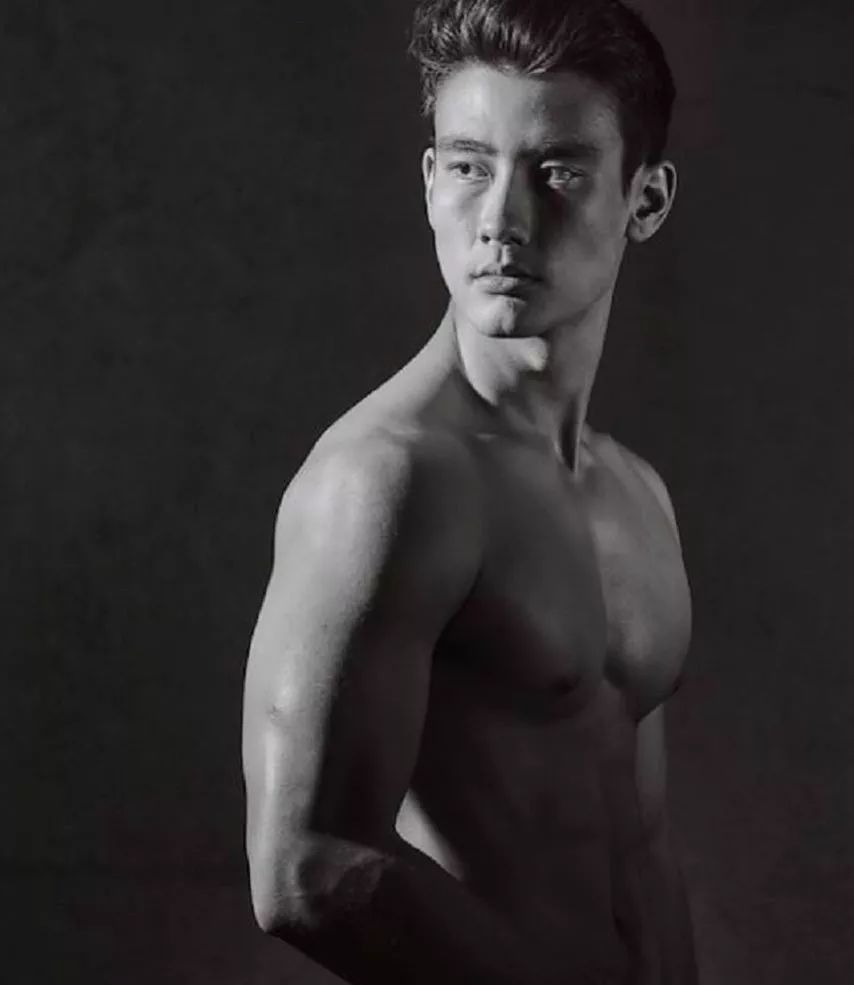 混血肌肉医生去当舞男？长得帅身材好！