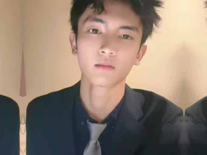 七年前，那个很害怕的 gay，变了