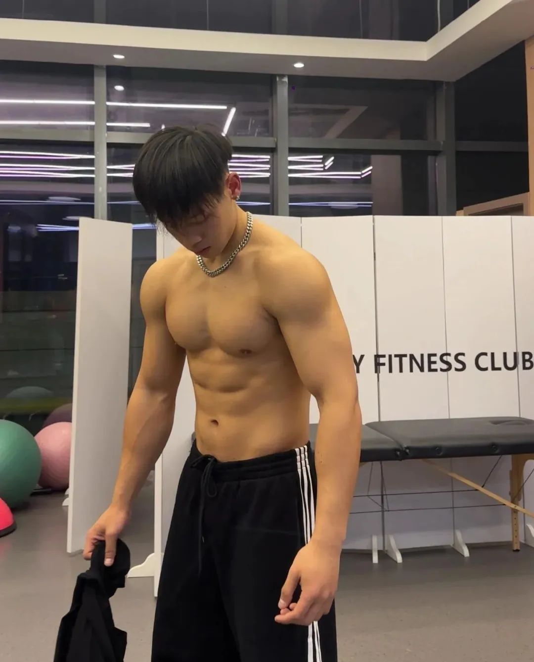185CM 黑皮肌肉小哥激潮，行走的荷尔蒙！