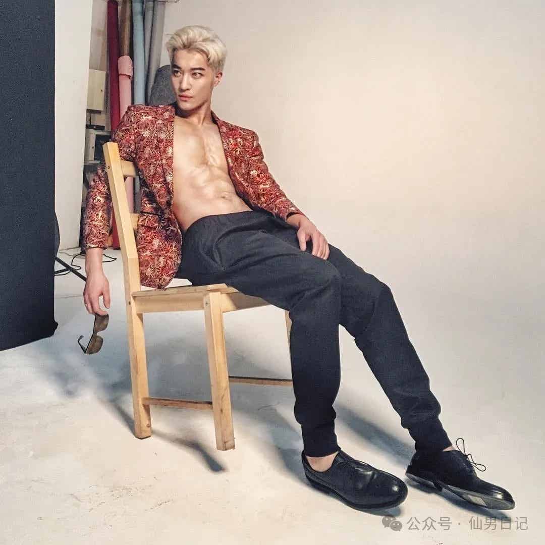 私密照被疯传!网友直呼:还是肌肉名媛玩得花…… 私密照被疯传!网友直呼:还是肌肉名媛玩得花……