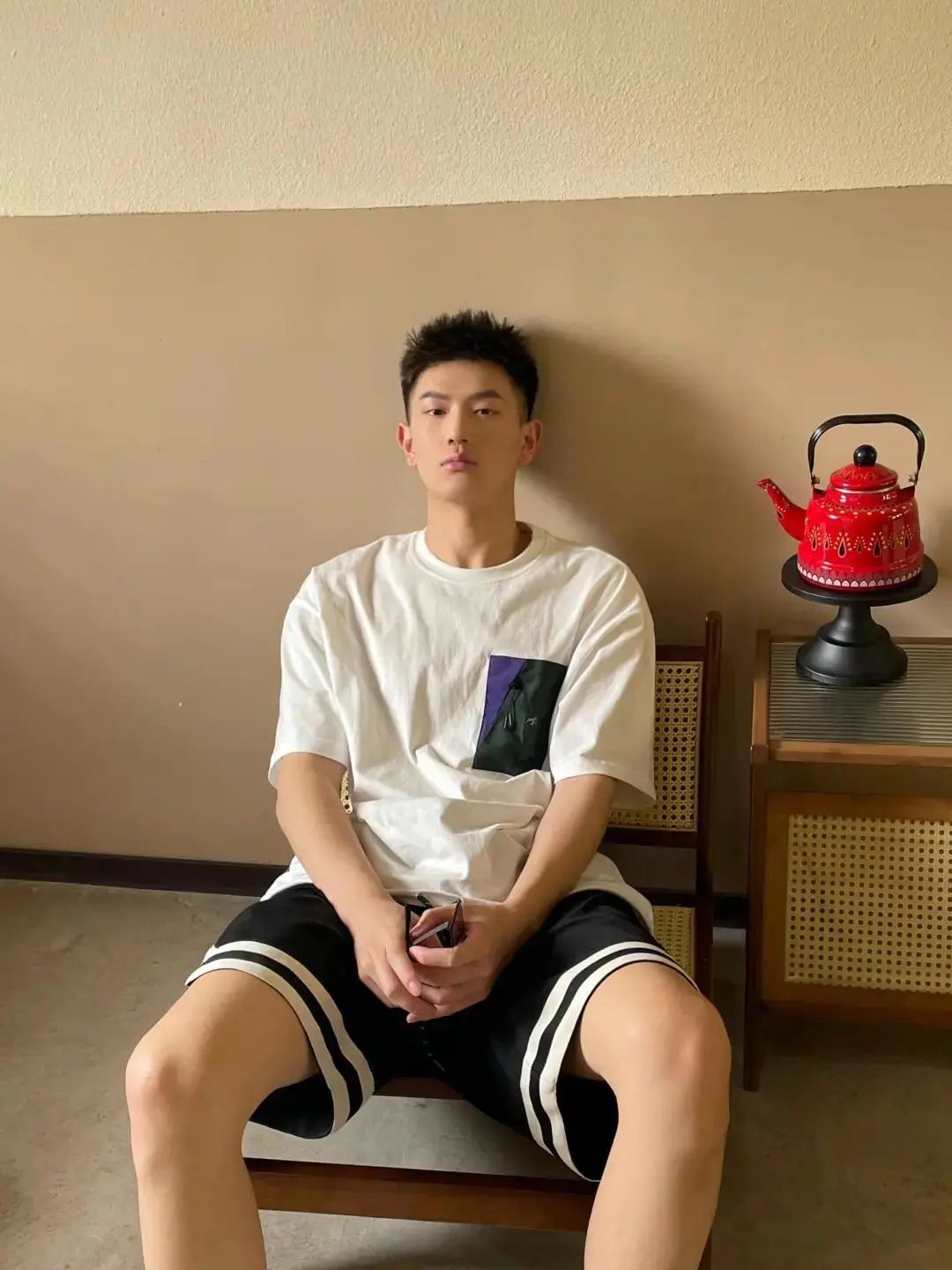 180cm 大男孩纯直男，只能做一！