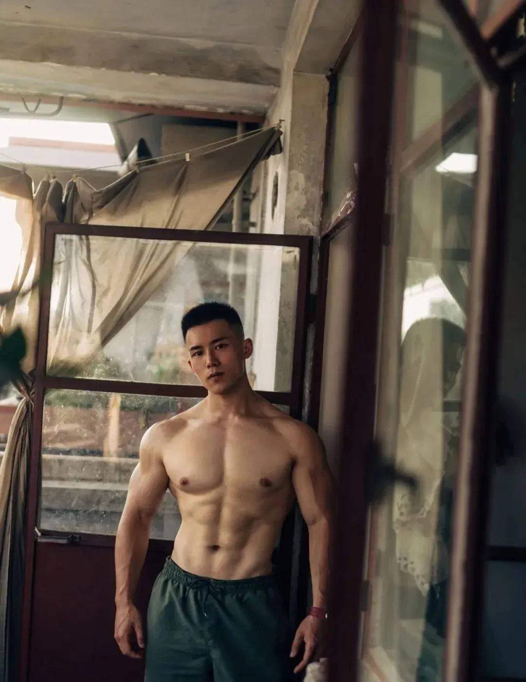 硬汉教练长太帅，好爷们！