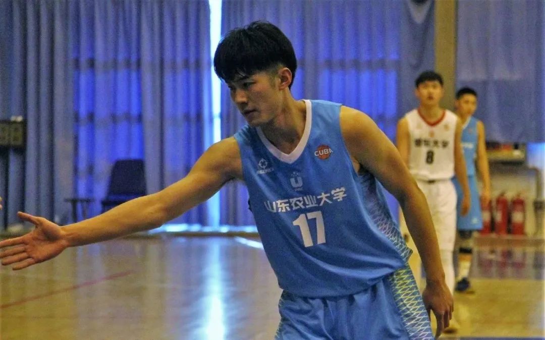 185CM 的篮球体育生男高太帅了！“山东大老公”！