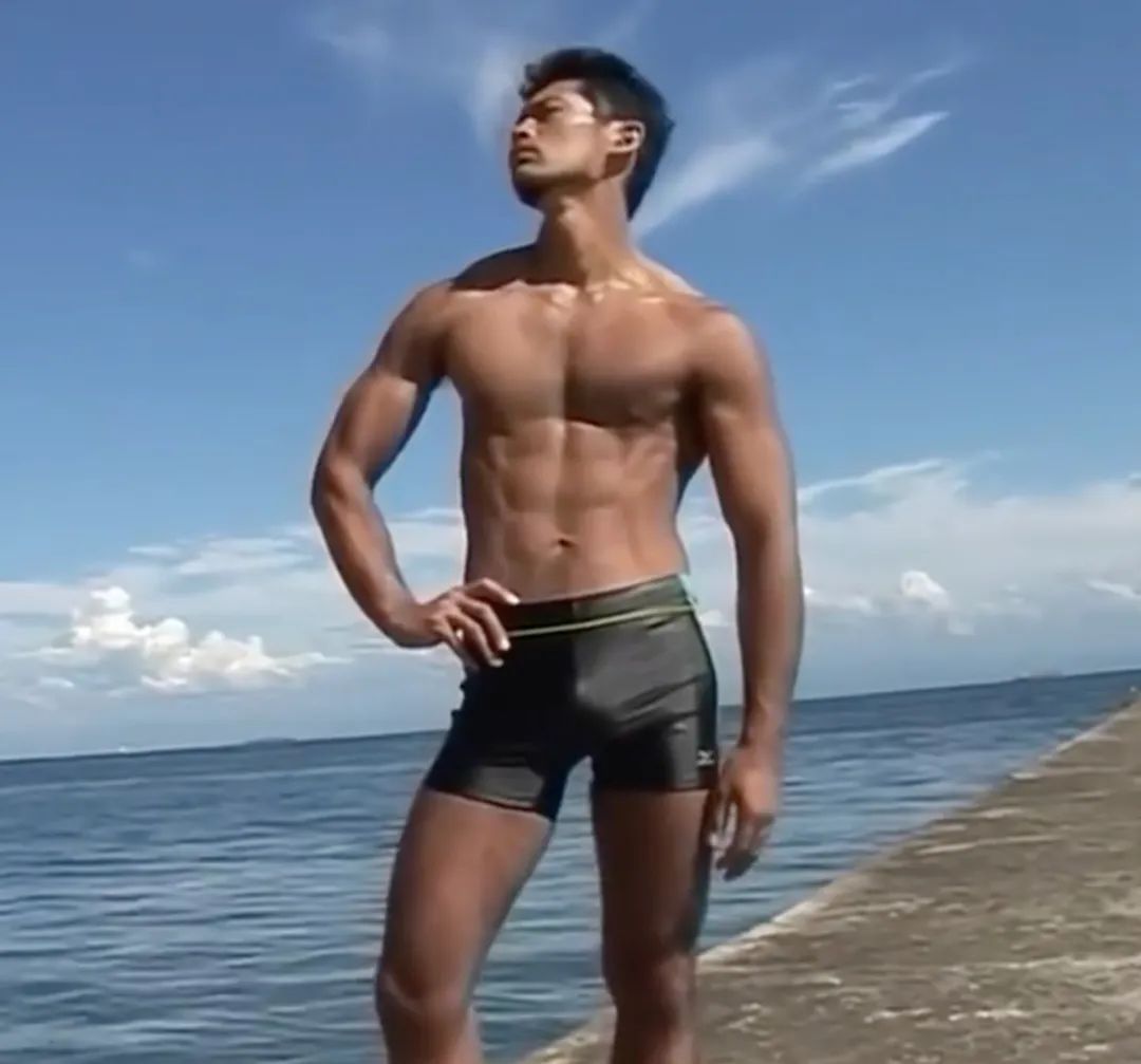 帅哥下海拍片，DVD 里的男人，纯天然不打药