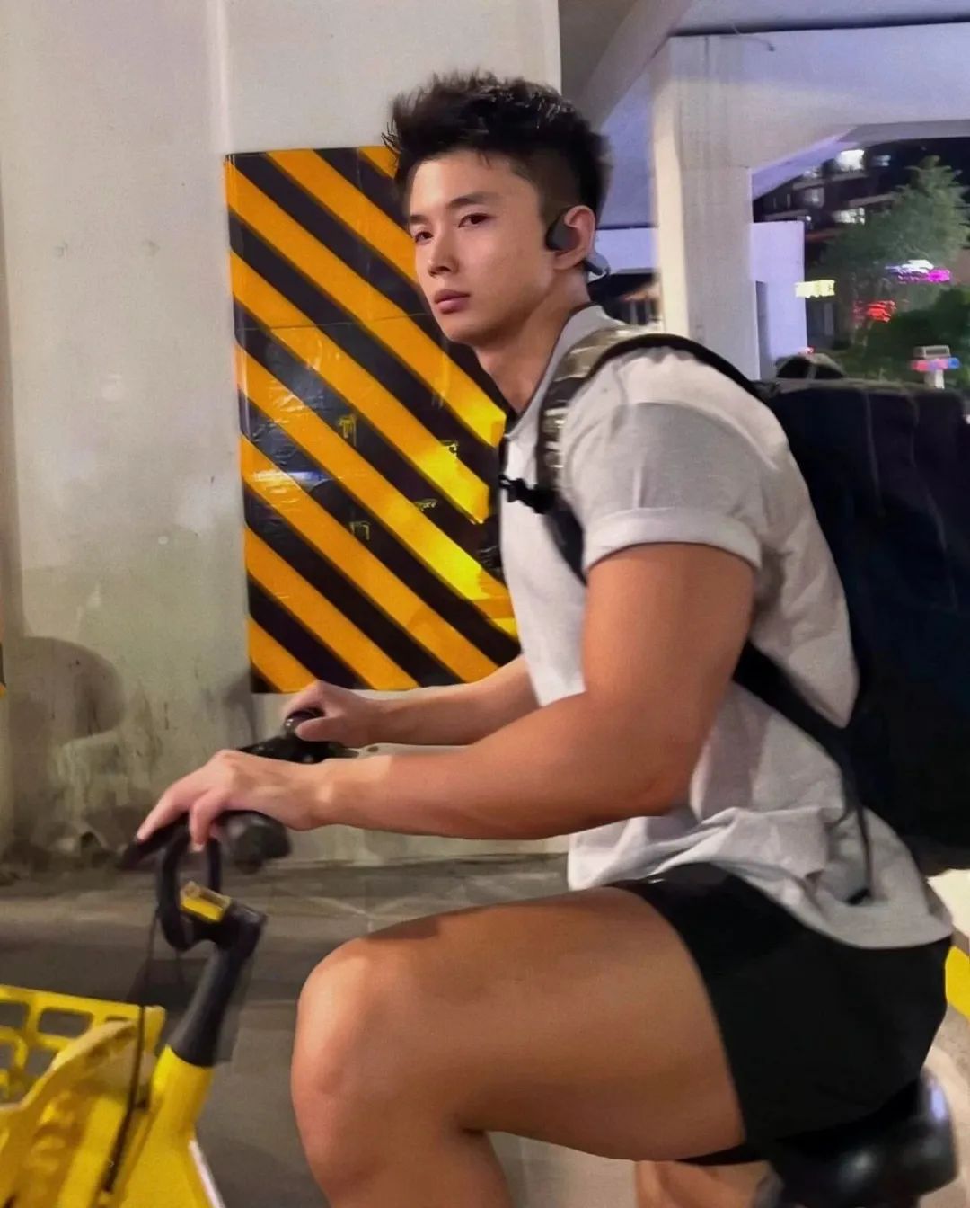 178cm 黑皮荷尔蒙十足肌肉小哥