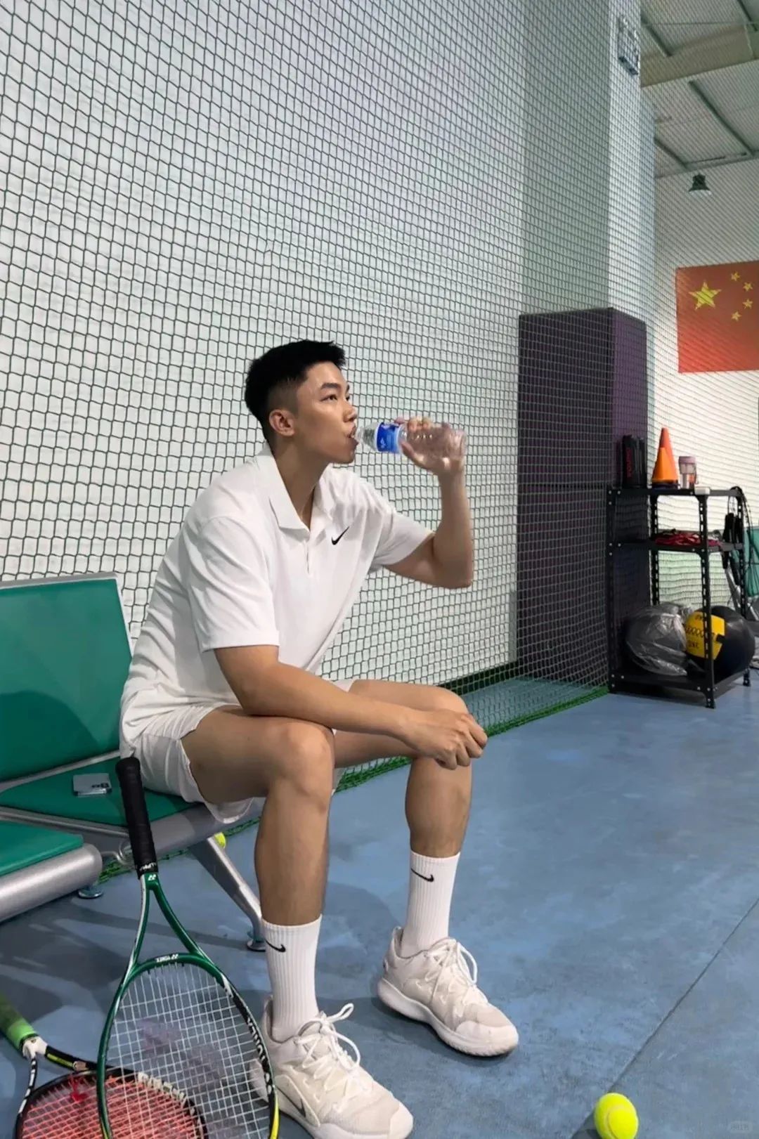 186 的大长腿体育老师，正装一穿帅到犯规 | 网红帅哥