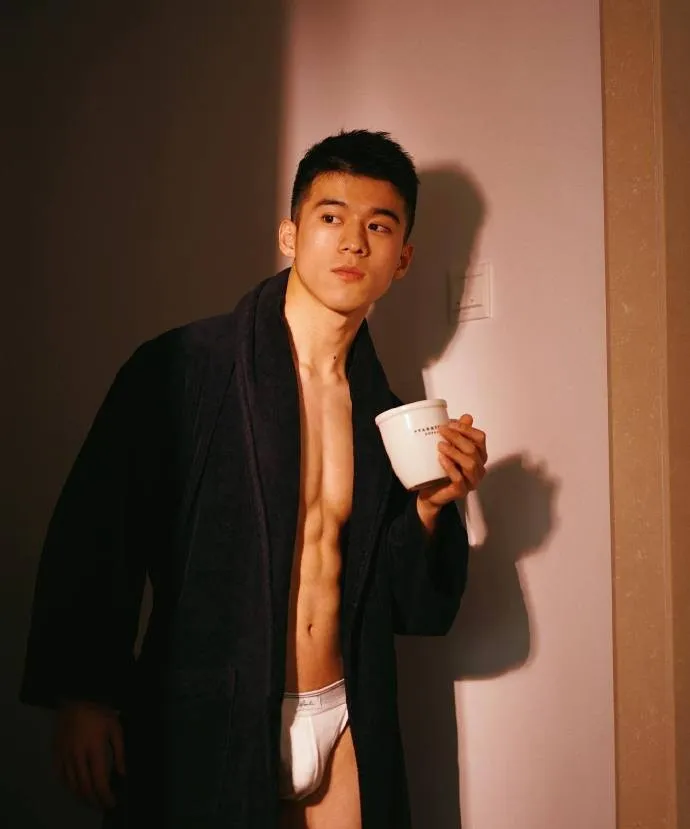 肌肉小奶狗落尔洛有多让人上头？！