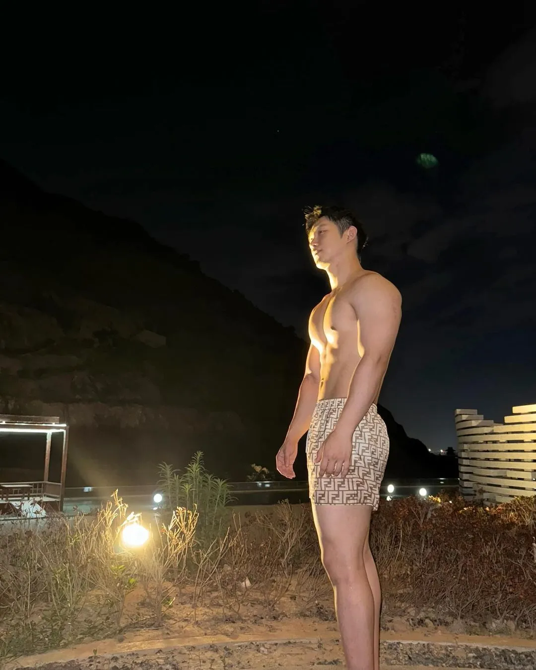 小奶狗学霸脱衣大秀腹肌，这到底是谁在谈啊啊？！