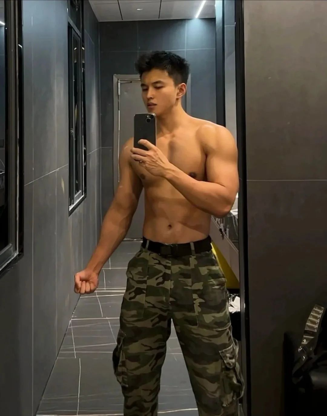 178cm 黑皮荷尔蒙十足肌肉小哥