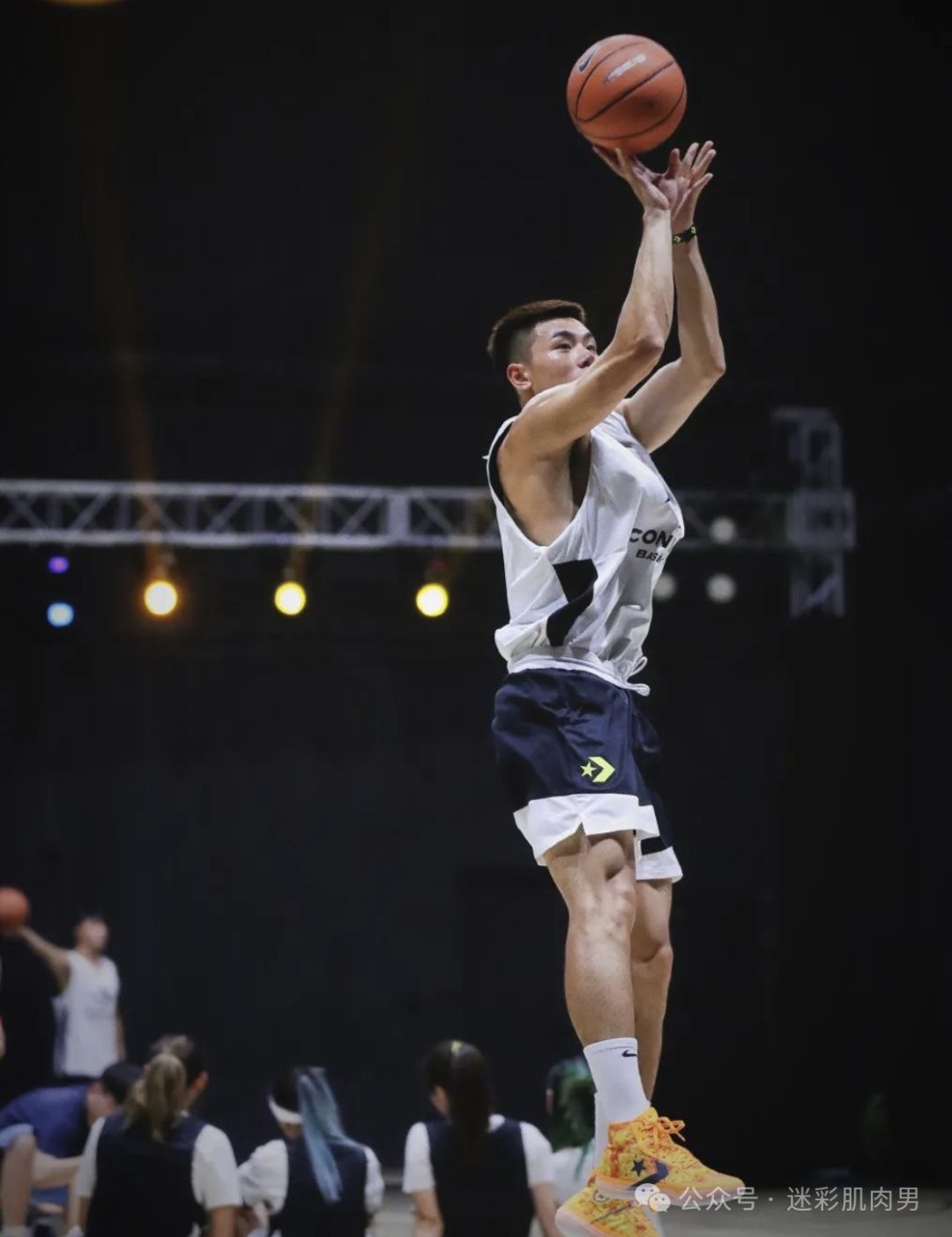 北京体育学院 196CM 篮球帅哥，河南小伙没让人失望！