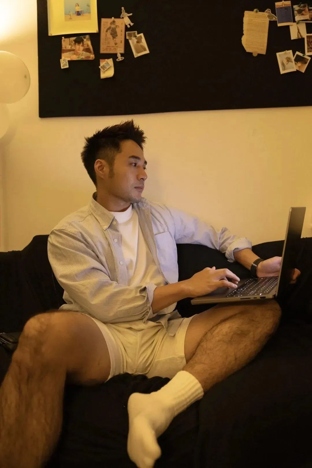 暗恋的黑皮白袜同事？