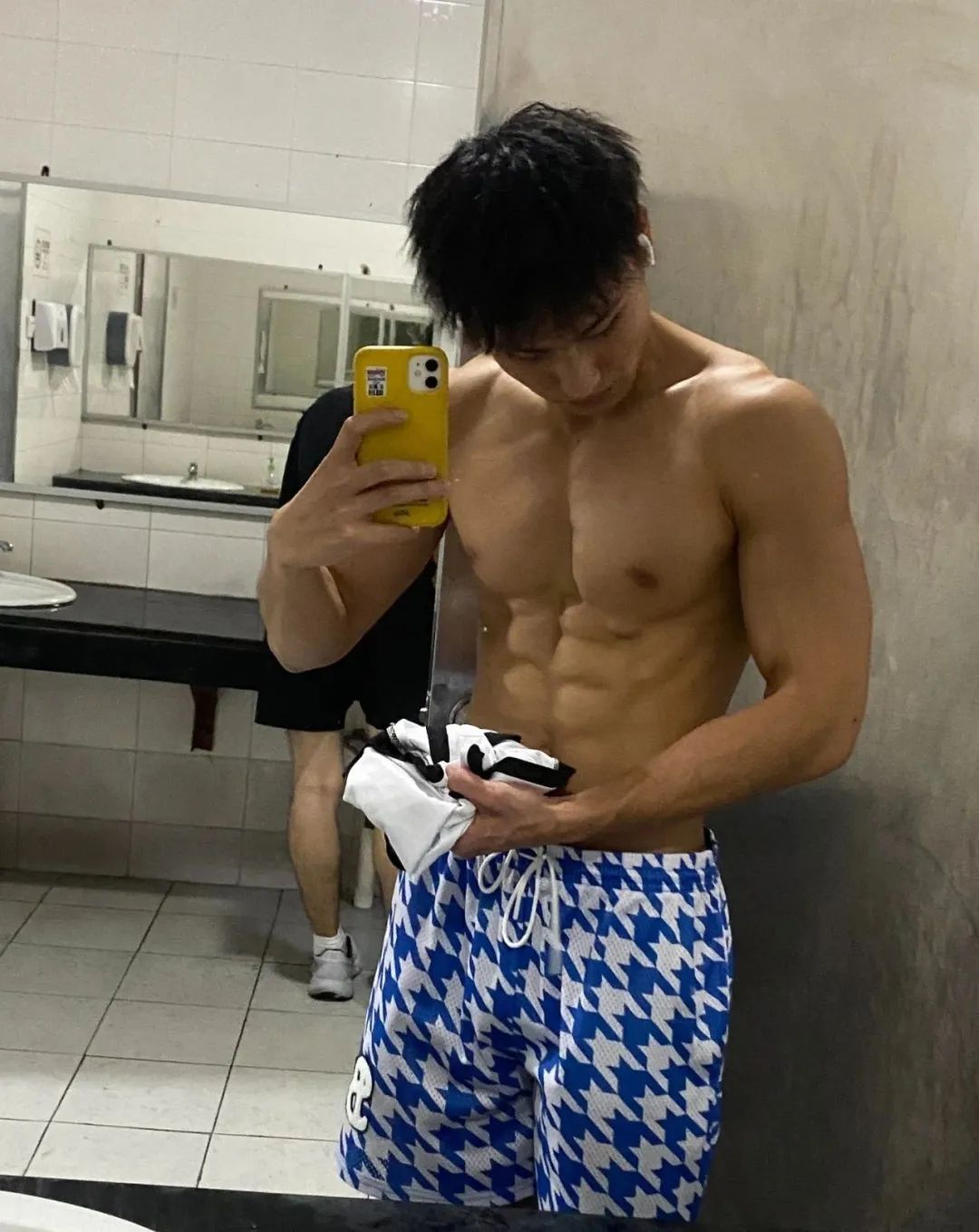 178cm 男大黑皮体育生校草八块腹肌太香了！