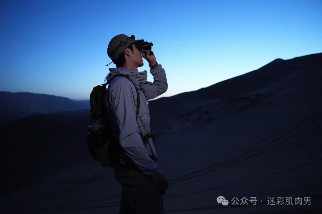 摄影师拍摄王一博脱了露内裤太宠粉，实力藏不住！