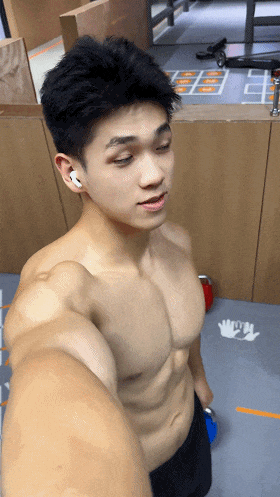 宏翔回归都比不了这枚河南男大体育生，希望他下海！