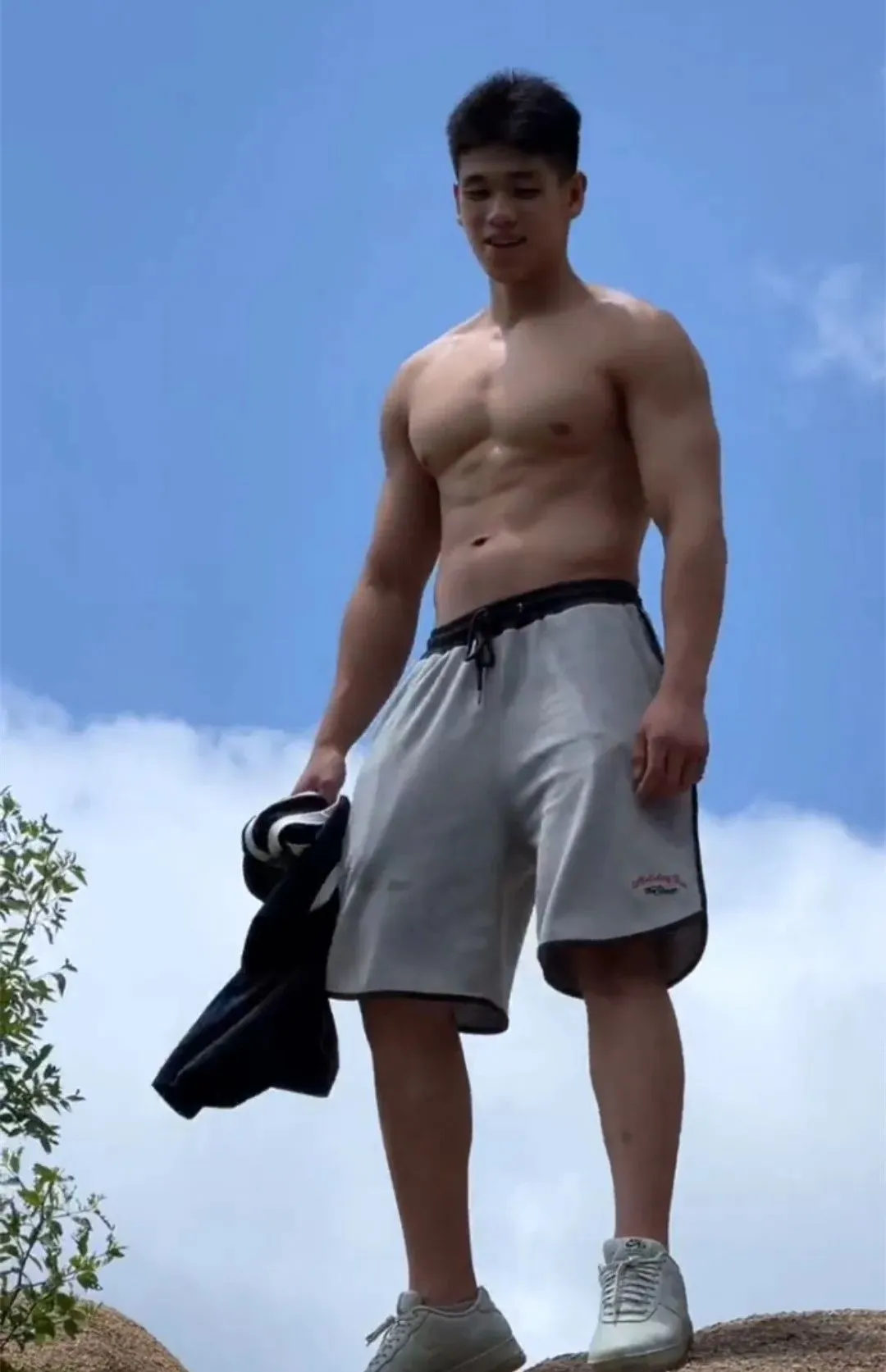 宏翔回归都比不了这枚河南男大体育生，希望他下海！
